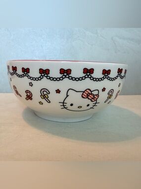 Sanrio Hello Kitty Ceramic 27 Oz Bowl Christmas Candy Cane Garland
